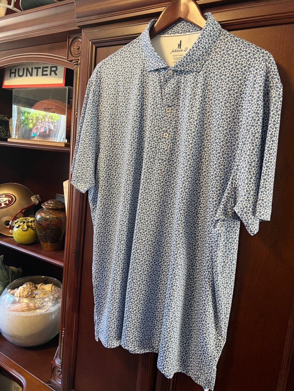 New Johnnie-O Santa Monica Blue & green clovers on white Golf โณ๏ธ Tennis ๐พ Polo! - Picture 7 of 10